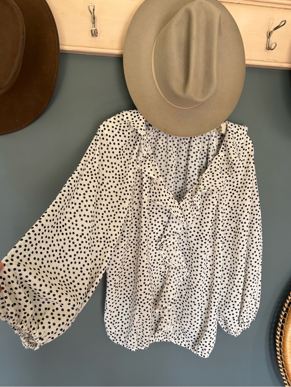 Max studio Polka Dot Ruffle V-Neck Blouse - White/Black sz medium